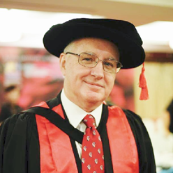 Ian Mackechnie 教授